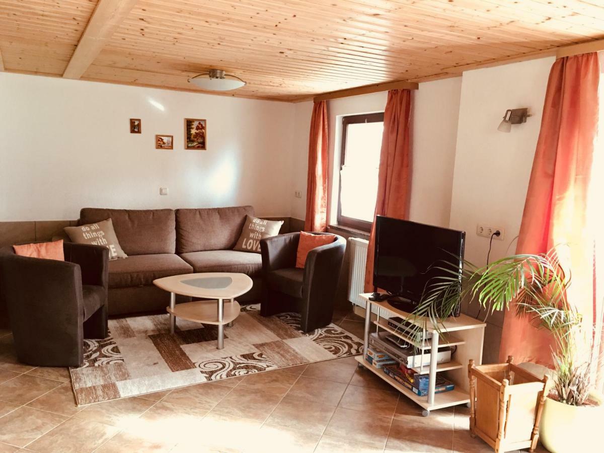 Ferienwohnung Am Grunbach 쿠로르트라텐 외부 사진